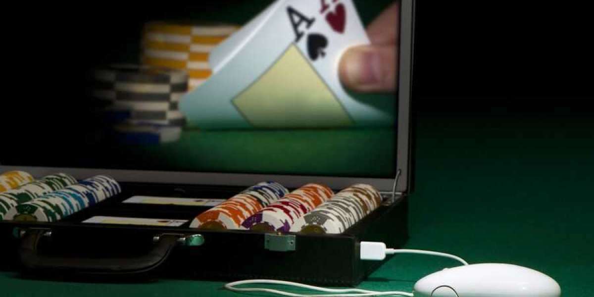 Mastering the Art: How to Play Online Slot